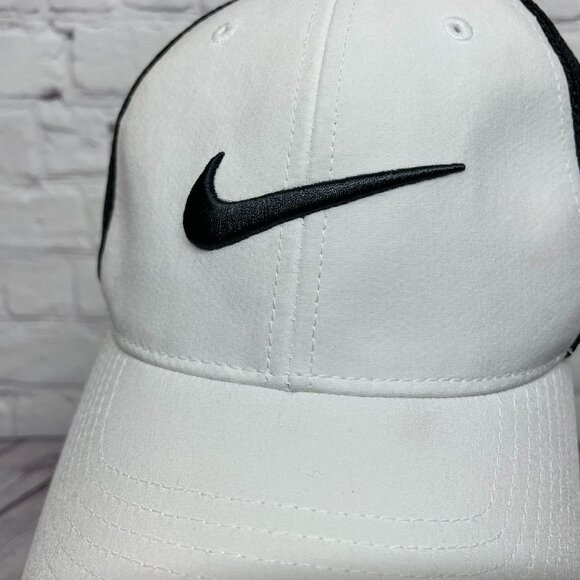 Nike Golf Hat Cap Mesh Stretch Fit Size M/L White Black Embroidered Swoosh - Picture 6 of 8